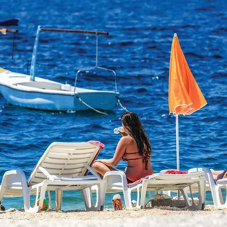 Awesome In Okrug Gornji With Wifi Lejlighed *