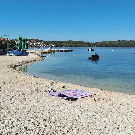 Lejlighed Awesome In Okrug Gornji With Wifi