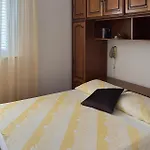 Appartamento Awesome In Okrug Gornji With Wifi *