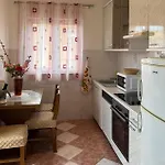 Awesome In Okrug Gornji With Wifi *