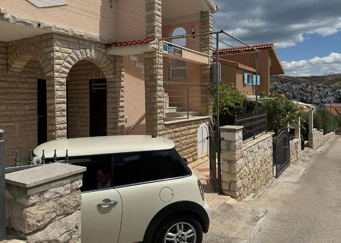Awesome In Okrug Gornji With Wifi *